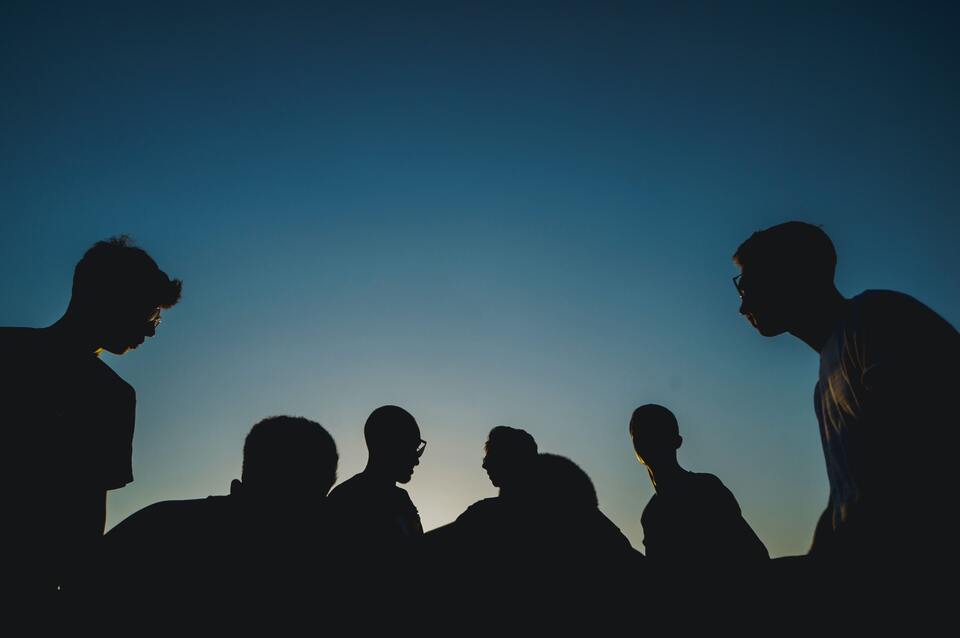 Addressing the global risk of information pollution